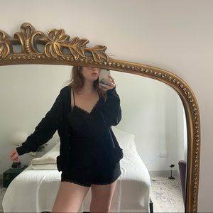 100% Real Cashmere black Cardigan with buttons